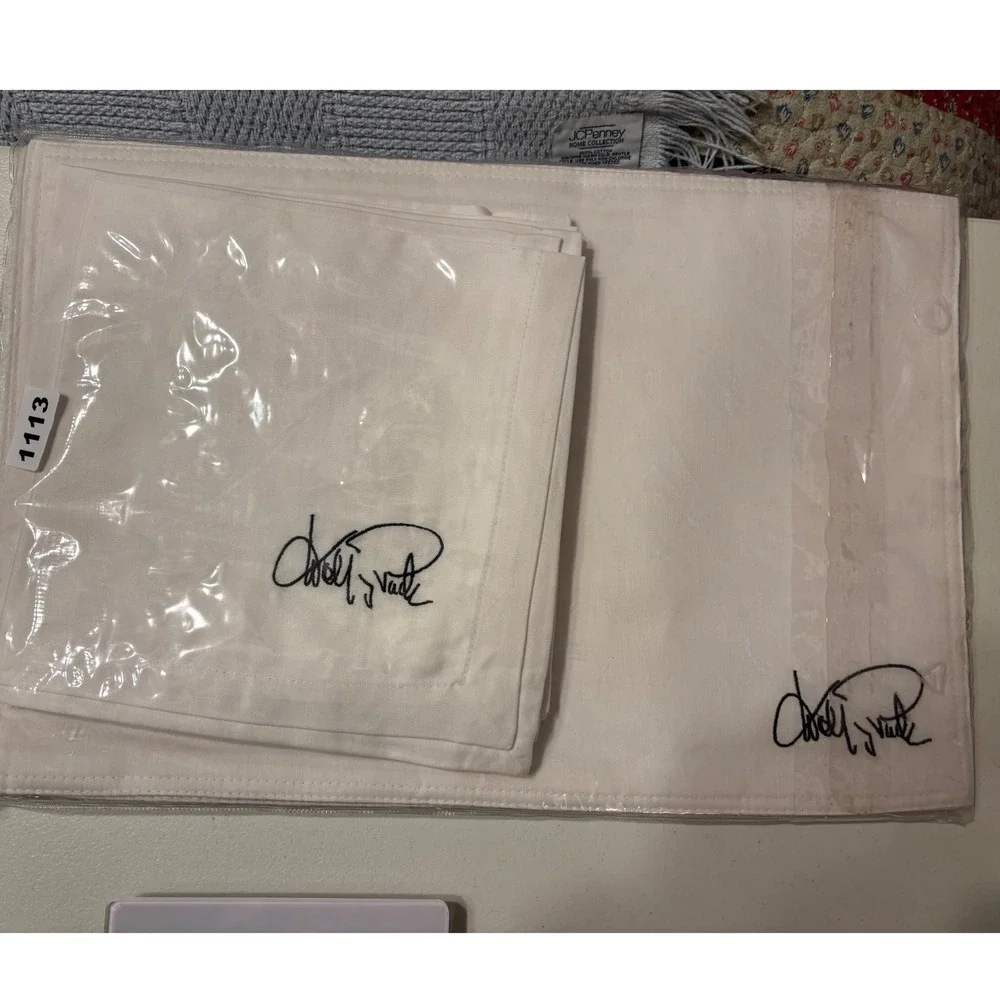 Set of 4 White Cotton Placemats and Napkins with Embroidered‎ Signature NEW